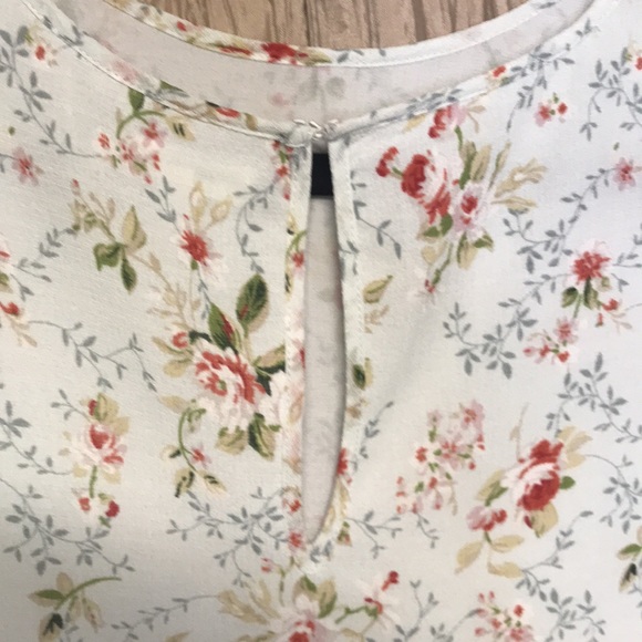 Max Studio woman’s floral print blouse bell sleeves, Small (sum232) - Picture 5 of 13